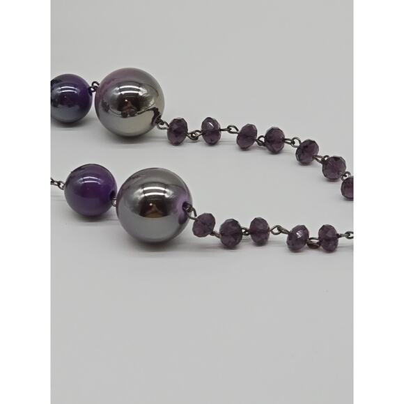 Chunky Purple Ombre Metallic Sheen and Facetted Beaded 36" Chain Necklace - Picture 5 of 9